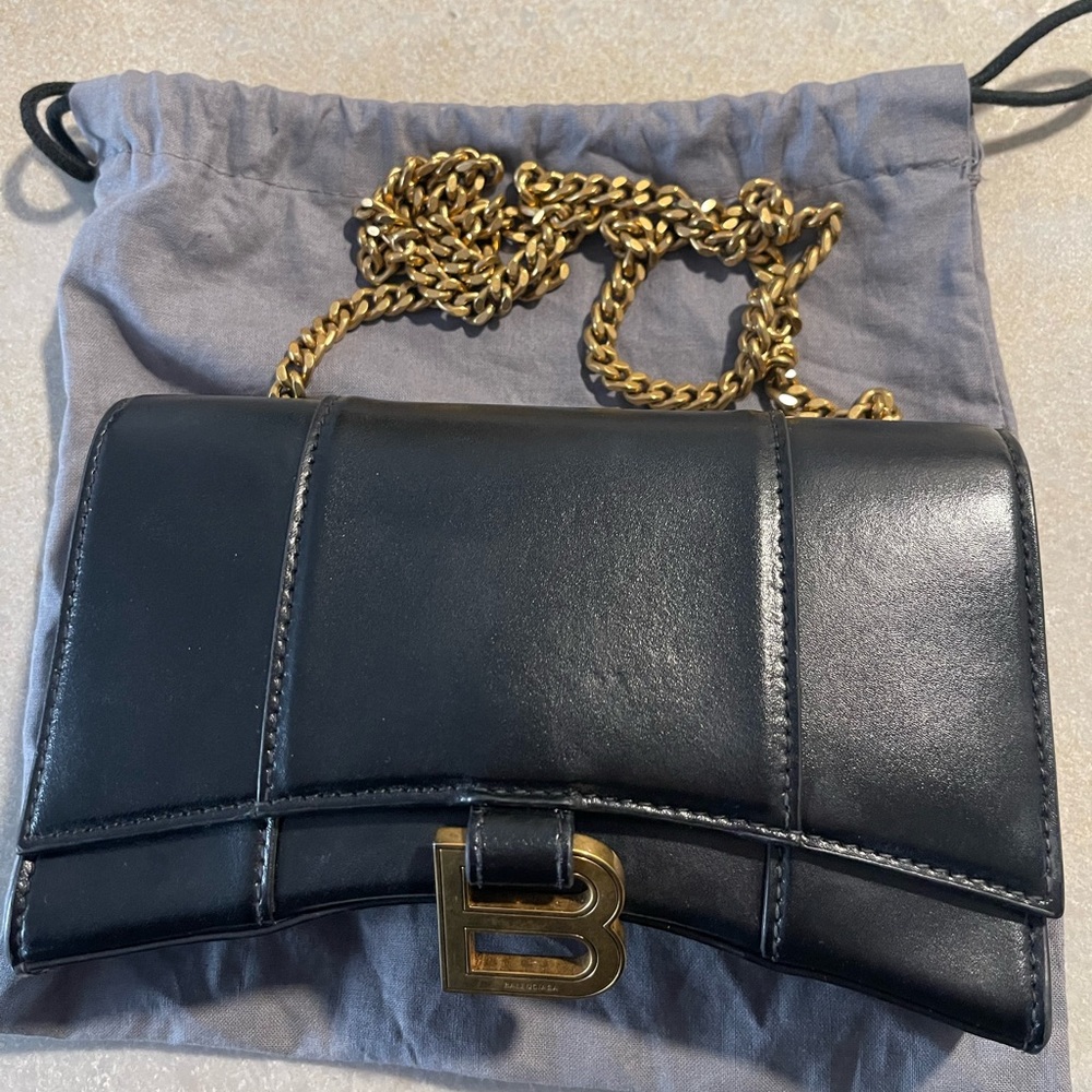 Balenciaga hourglass wallet on chain